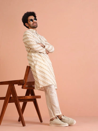 Men Cream Foil Print Kurta